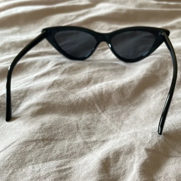 Women’s Black Sunglasses - Picture 3 of 4